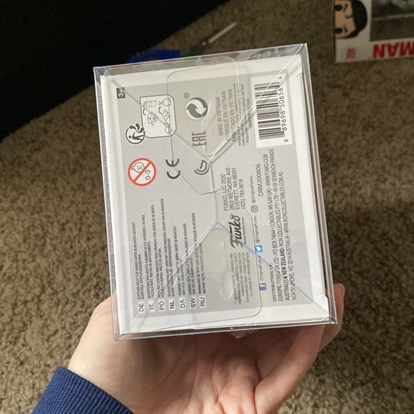 Harley Quinn with reindeer funko pop - Picture 4 of 6